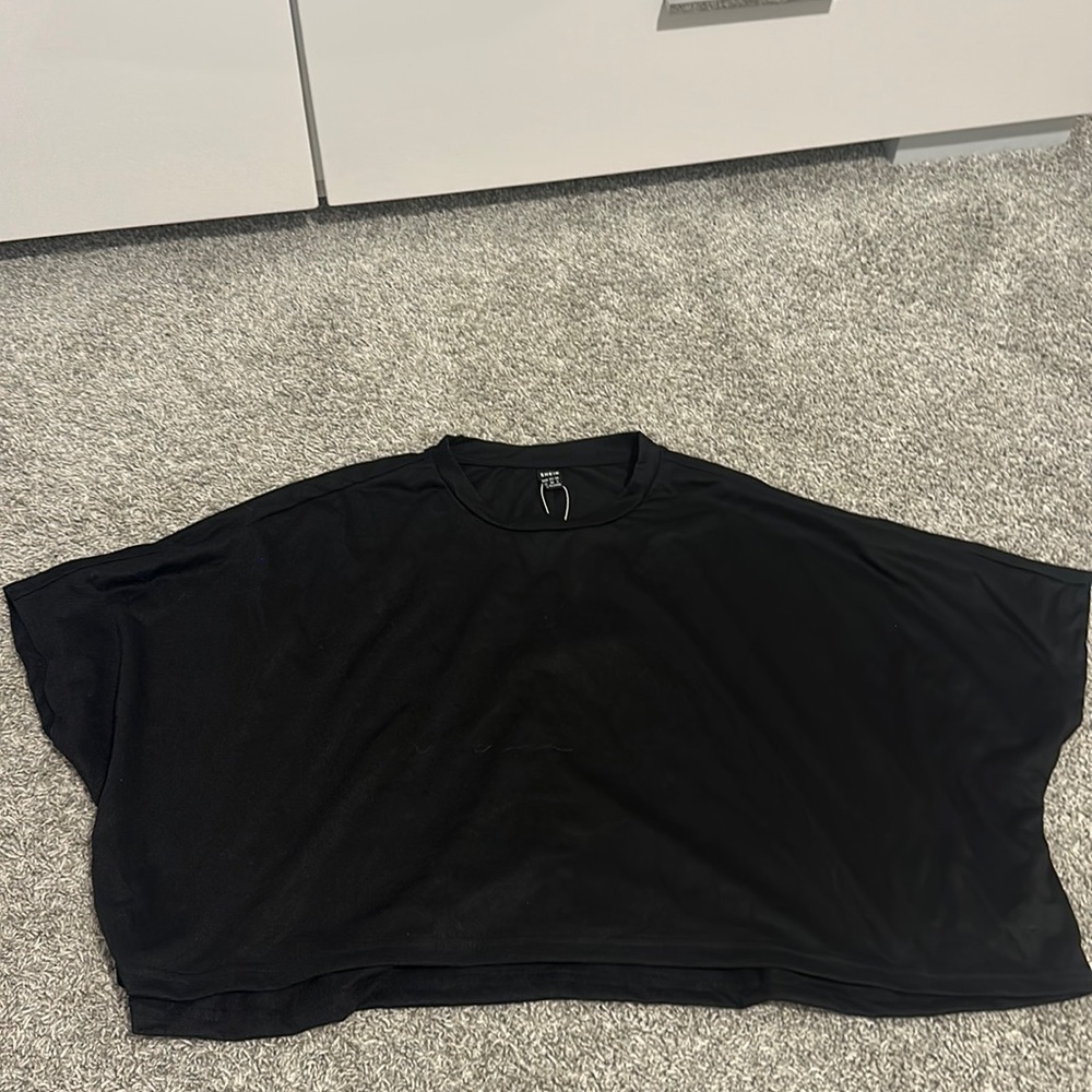 SHEIN batwing sleeve cropped tee